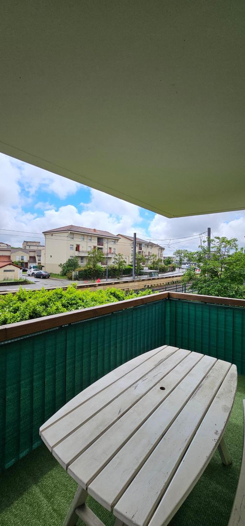 Le Cocon De Soie Superbe T3 A Vaulx En Velin Apartment Bagian luar foto
